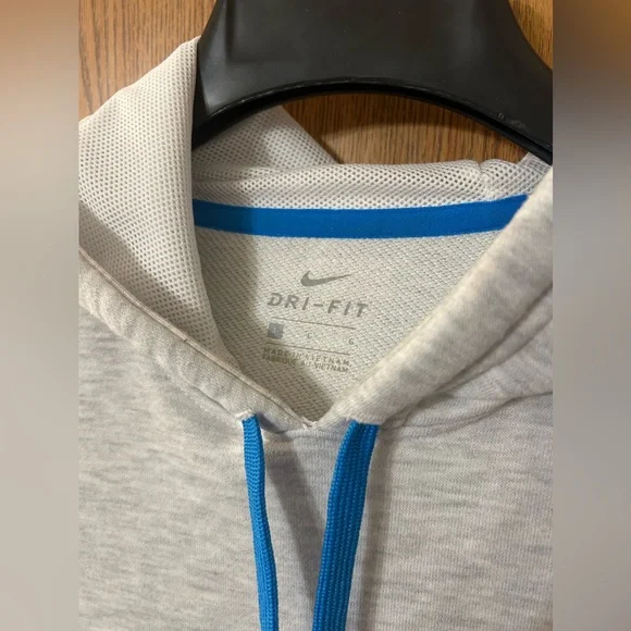 Nike Super Soft Graphic Hoodie - Picture 4 of 7